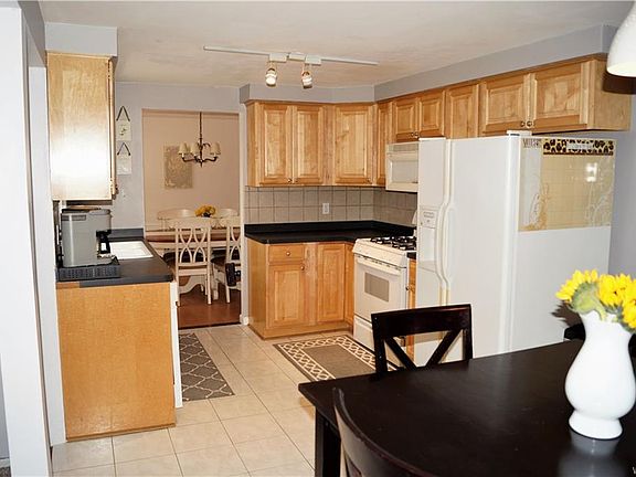 5th image of 203 Paradise Ln