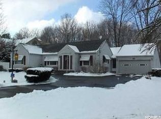 10449 Johnnycake Ridge Rd, Concord Township, OH 44077