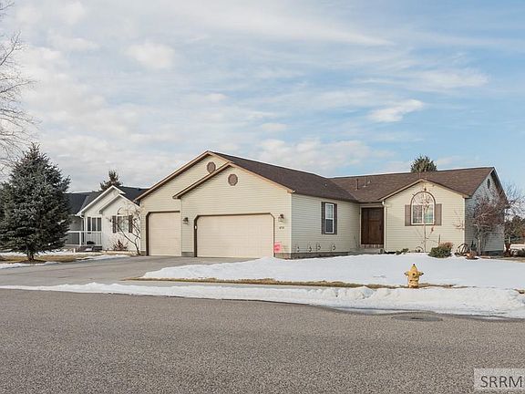 2nd image of 4730 Cumberland Dr