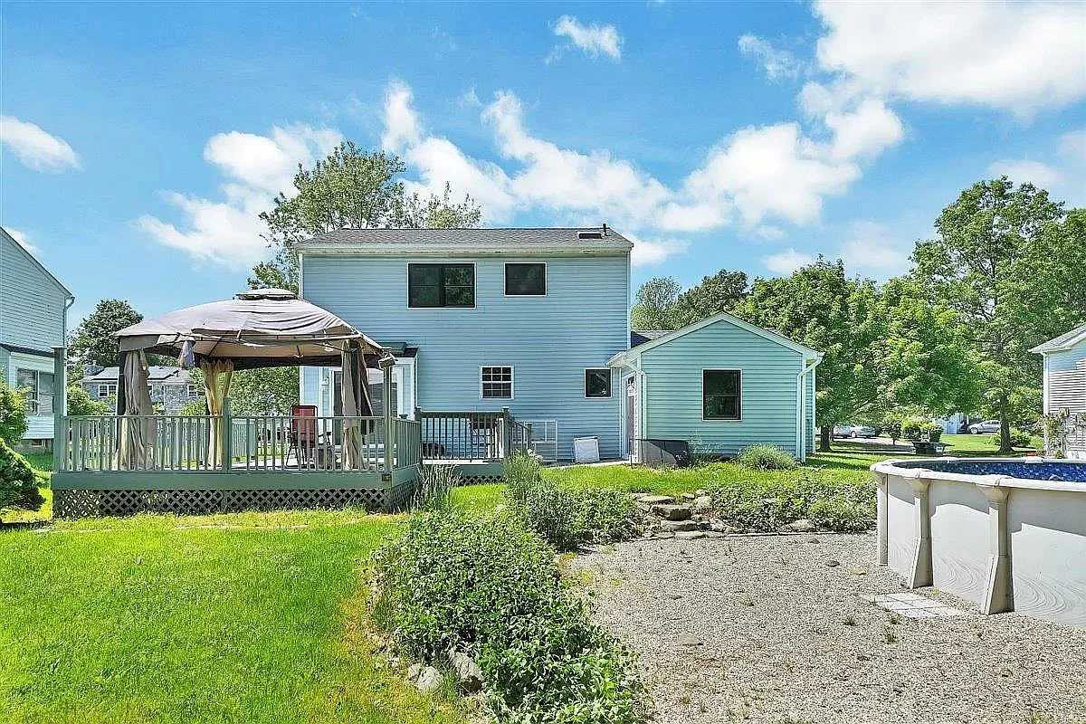 5 bed, 2494 sqft, $3,450 — Photo 4