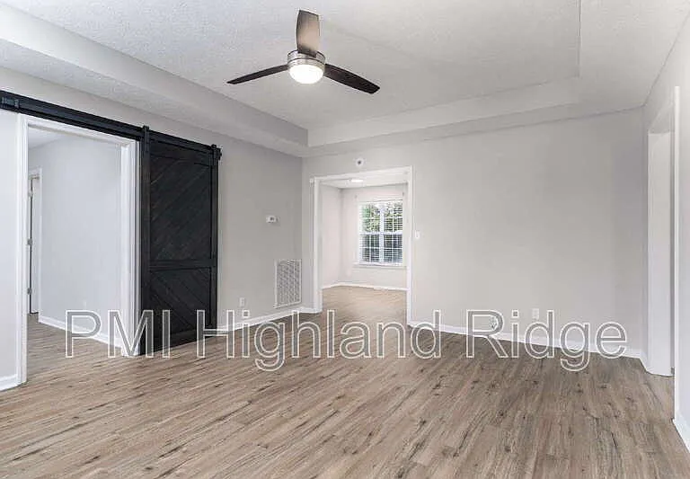2414 Lismore Dr — Photo 9