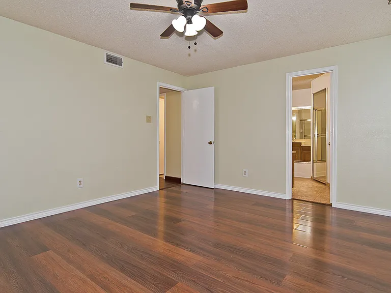 6014 Parkmeadow Dr — Photo 12