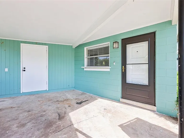 1417 E Harding St — Photo 3
