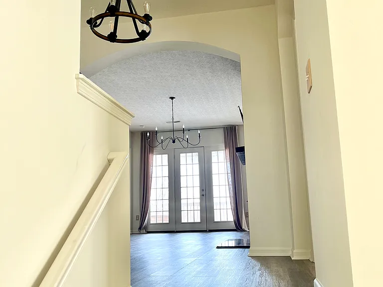 3175 Rossmore Cir — Photo 5