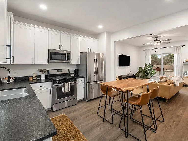 1014 Fern Ave SE — Photo 8