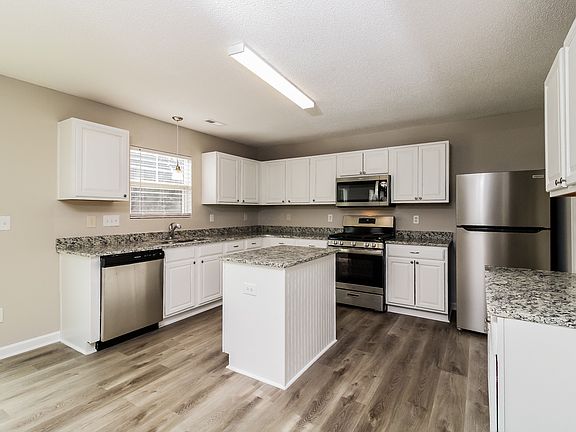 5th image of 106 Tadworth Ct
