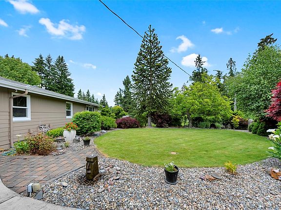 3rd image of 10418 66th Ave E
