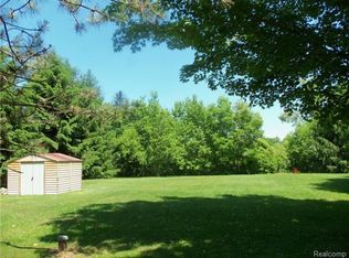 5166 N Latson Rd, Howell, MI 48855