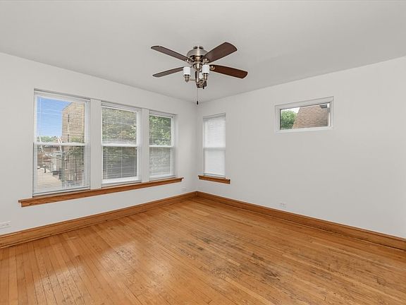 3rd image of 2323 W Shakespeare Ave #2