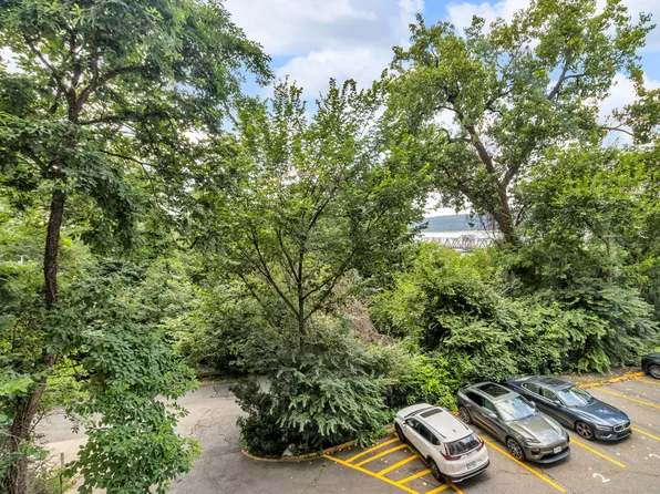 2465 Palisade Avenue image 19 of 27