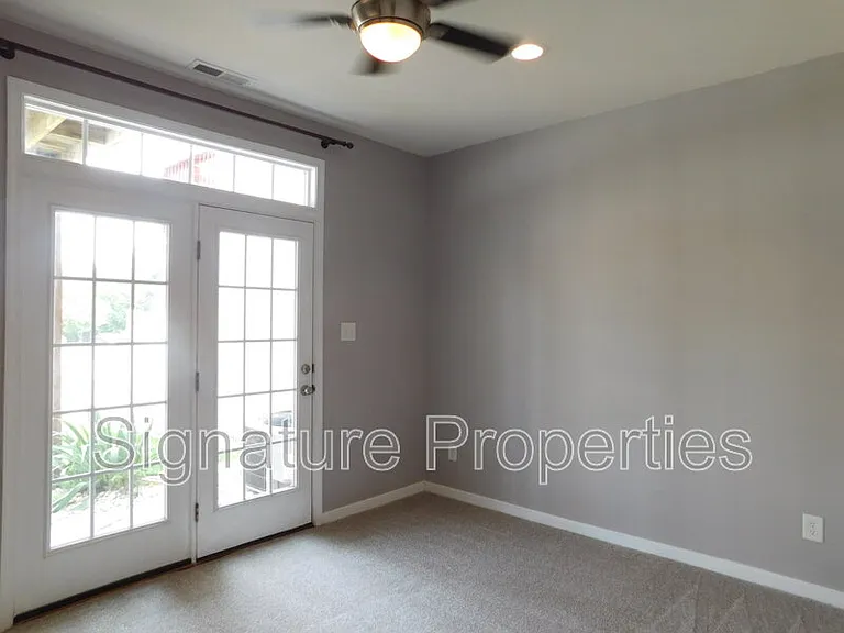 8197 Belton Cir — Photo 11