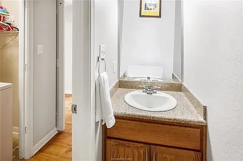 904 Eagle Ave — Photo 16