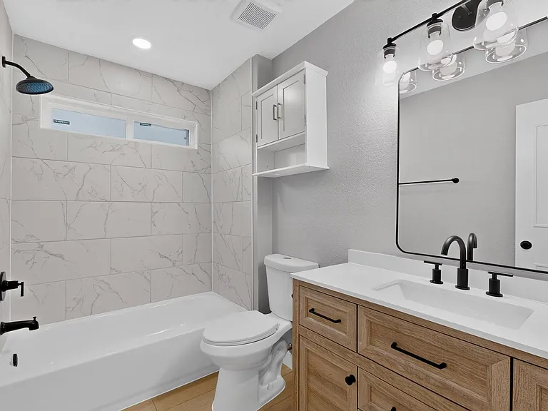 1600 Crimson Ct — Photo 32