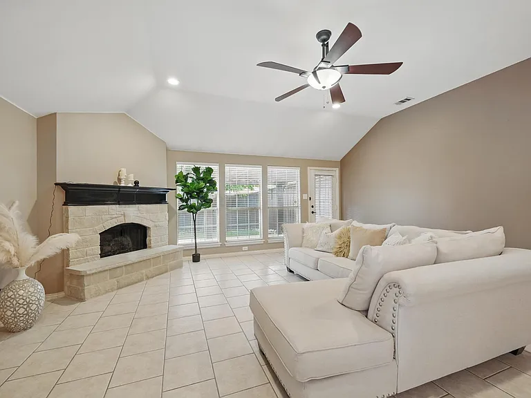 12315 Red Hawk Dr — Photo 7