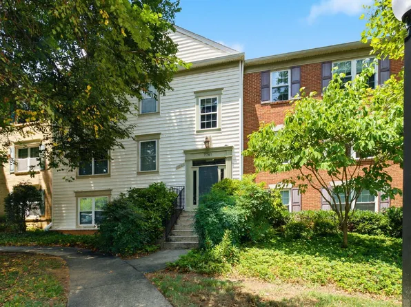 7761 Inversham Dr APT 251, Falls Church, VA 22042
