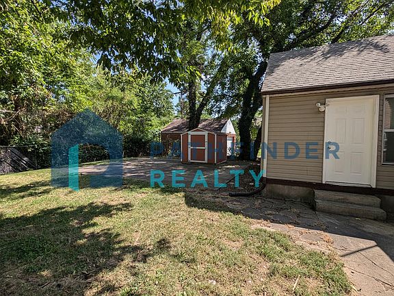 2nd image of 1372 Kumler Ave