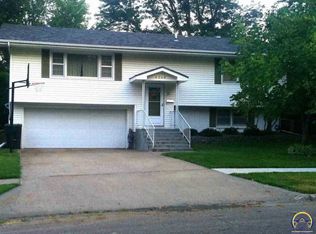 4248 SW Twilight Dr, Topeka, KS 66614