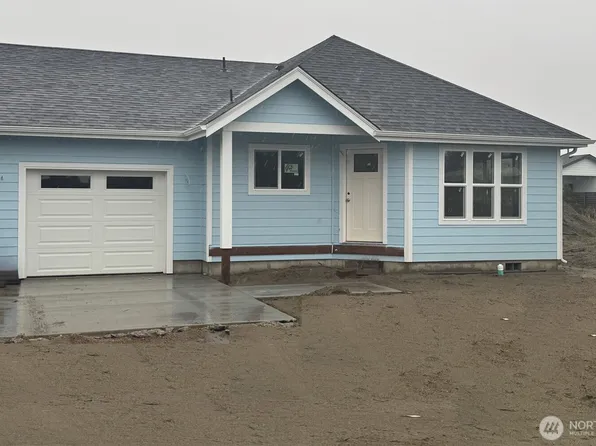 382 Cygnus Avenue SW, Ocean Shores, WA 98569