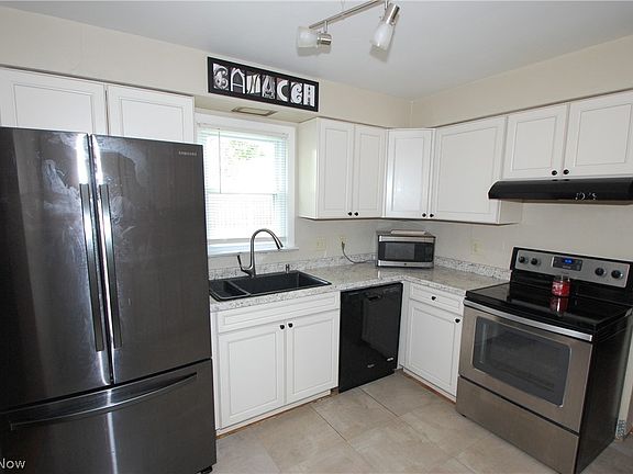 5th image of 3855 Daytona Dr