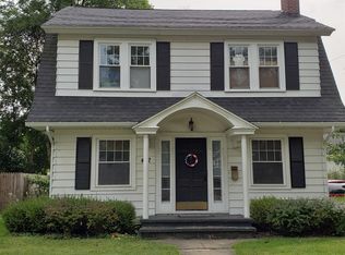412 N Riverview Dr, Parchment, MI 49004