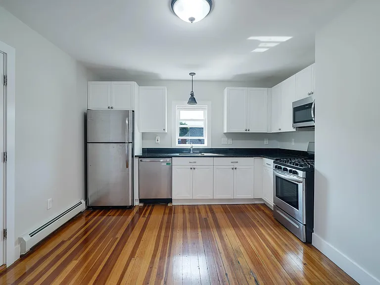 321 Jefferson Ave — Photo 7