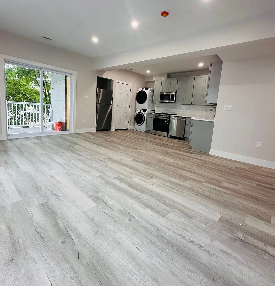 5 bed, $5,000 — Photo 1