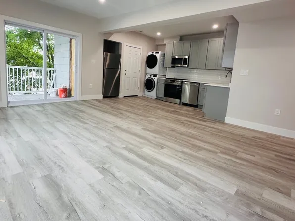 761 Columbia Rd #1A, Dorchester, MA 02125