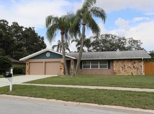826 Winding Oaks Dr, Palm Harbor, FL 34683