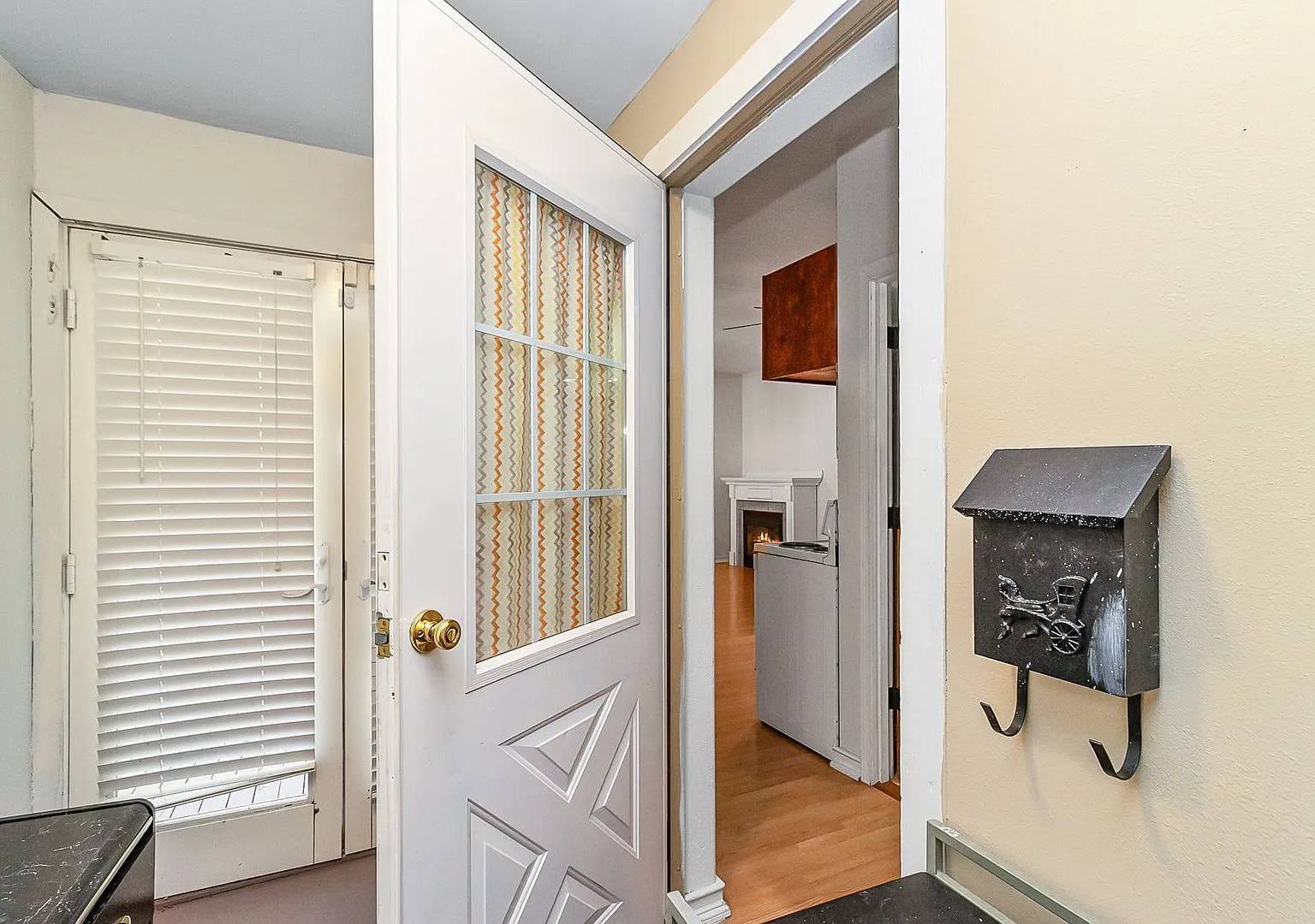 Everett 1 bedroom 3/4 bath detached unit — Photo 3
