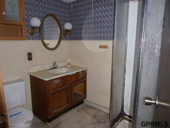 3rd image of 185 N 8th St