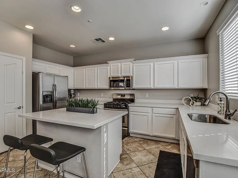 3245 E Morning Star Ln — Photo 9