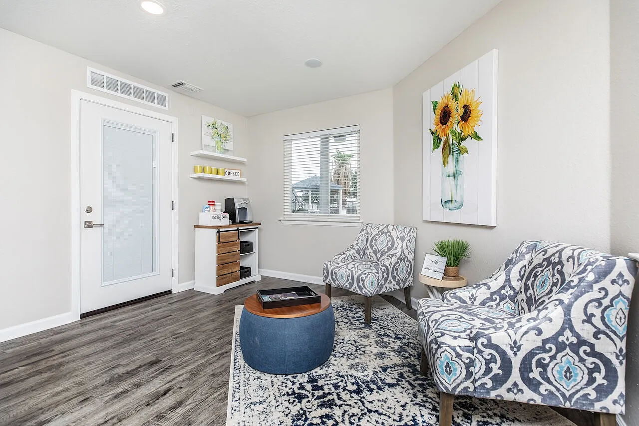 Shadow Creek Apartments — Photo 1