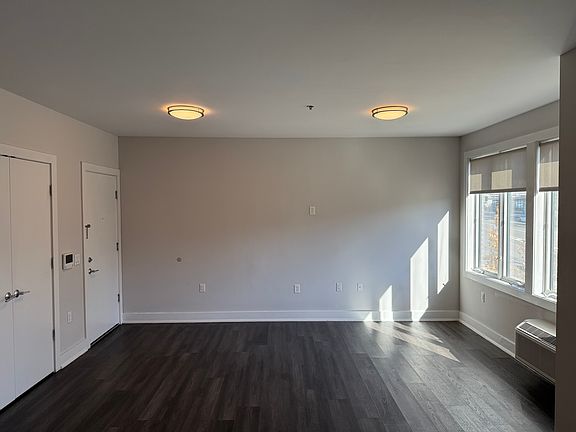 5th image of 2301 Lemoine Ave #301