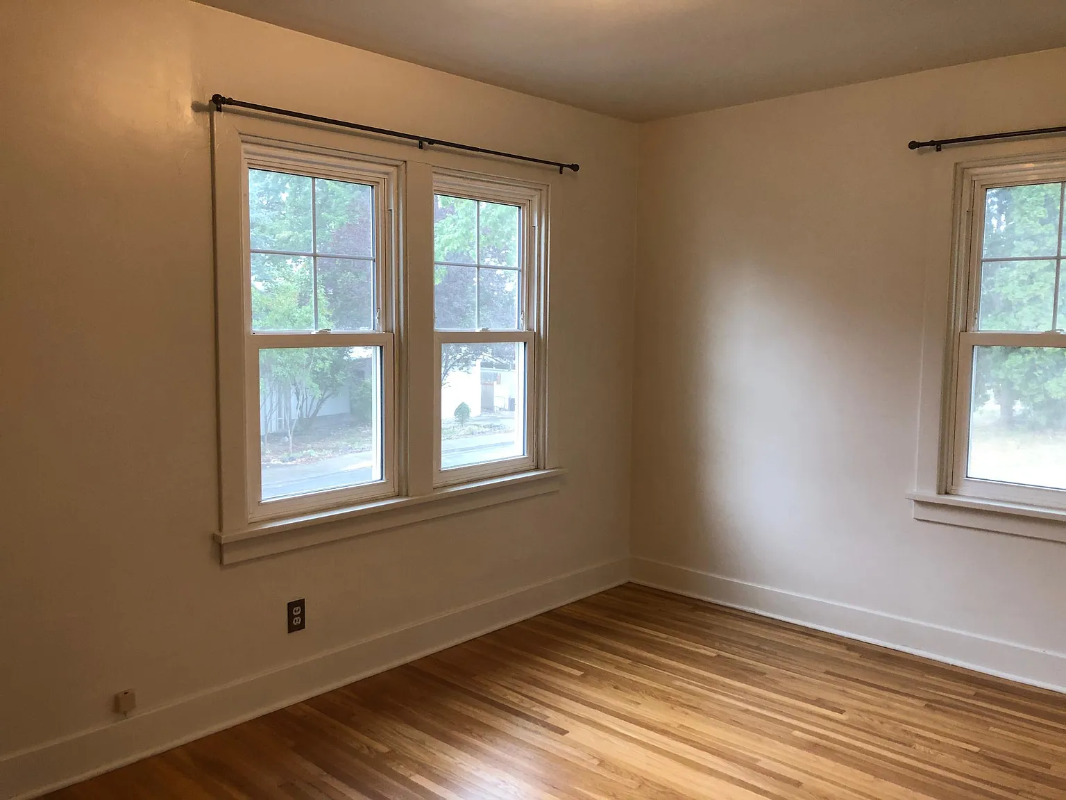 3 bed, 1243 sqft, $2,100 — Photo 4