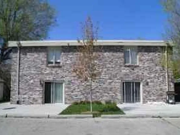 4320 Edison Cir, Lincoln, NE 68504