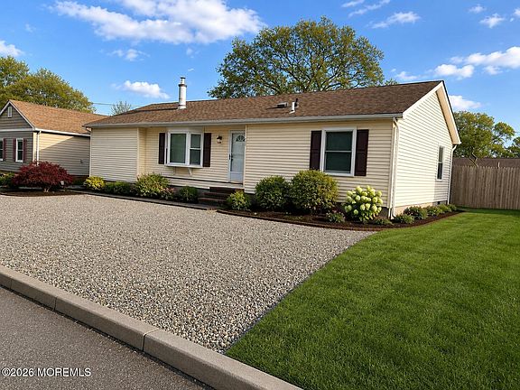 2nd image of 407 Sinclair Avenue