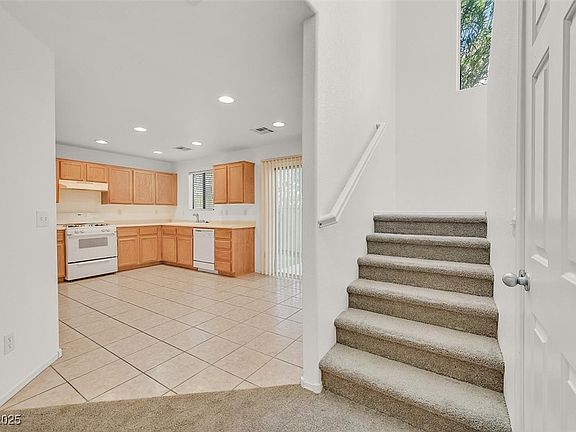 2nd image of 6058 Ambleshire Ave