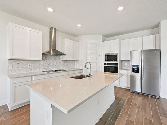 4th image of 5676 Hampton Park Cir