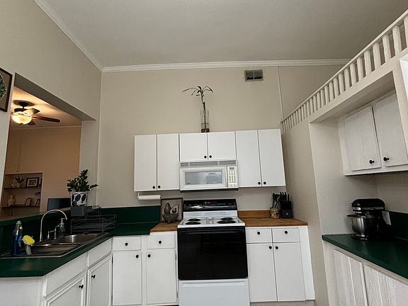 5th image of 4150 Oak St APT 1