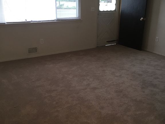4th image of 1012 Fischer Blvd
