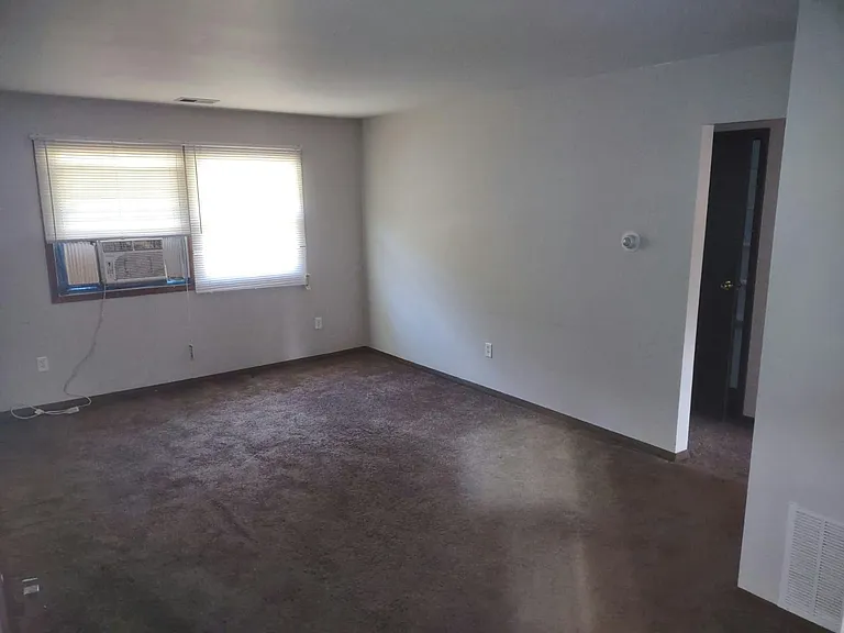 2000 Warren St #9 — Photo 1