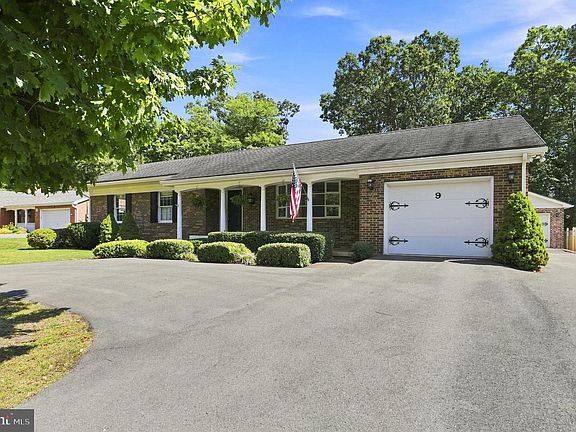 5th image of 9 Forest Dr