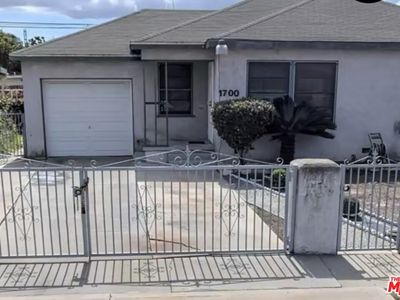 1700 W Tichenor St, Compton, CA, 90220