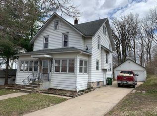 204 S Johnson St, Charles City, IA 50616