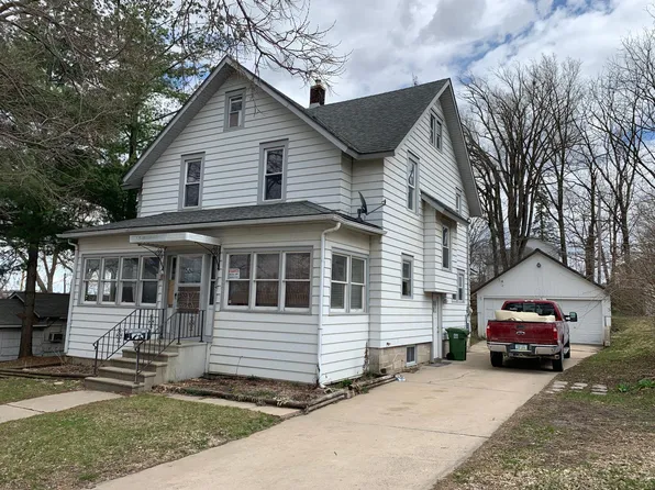204 S Johnson St, Charles City, IA 50616