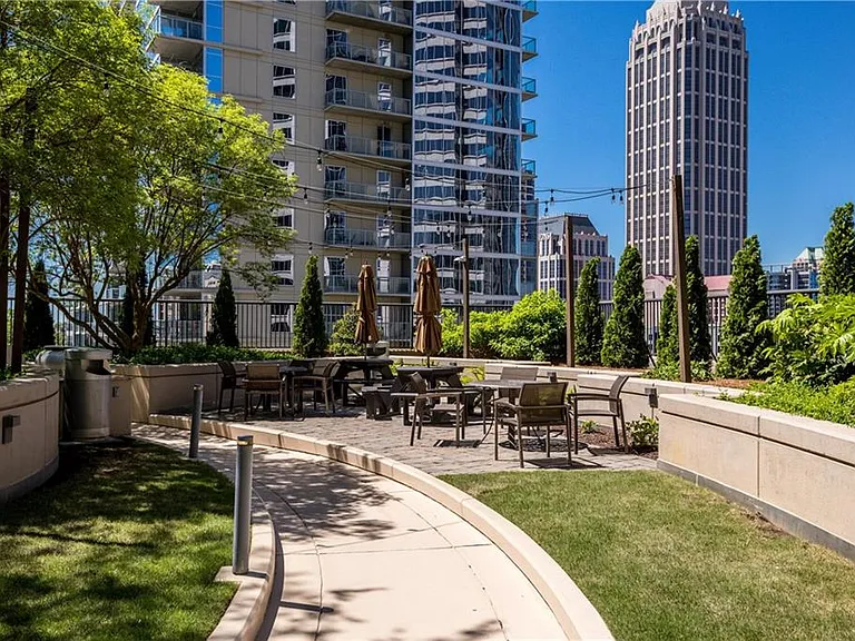 1080 Peachtree St NE #1411 — Photo 43