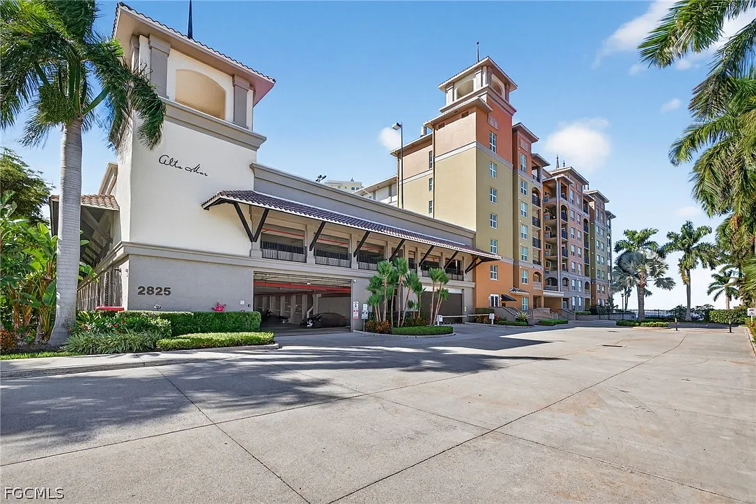 2 bed, 2.5 bath, 1003 sqft, $2,250 — Photo 1