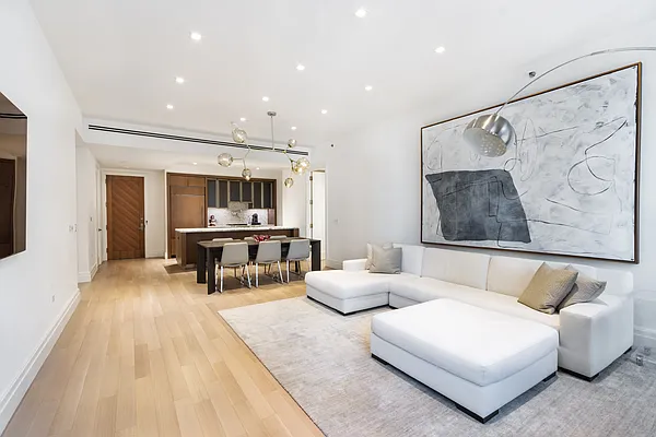 Rented by Compass | media 21