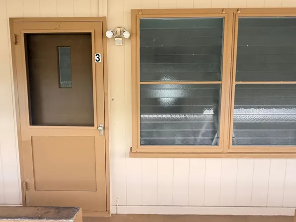 Newly renovated ground-floor studio on Kinau Street with 1 Bath - One Parking available (addition..., 1323 Kinau St #3, Honolulu, HI 96814