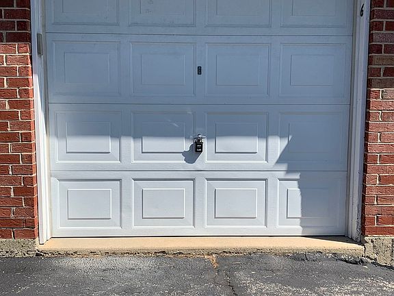 2nd image of 541 Leah Ln APT 2A